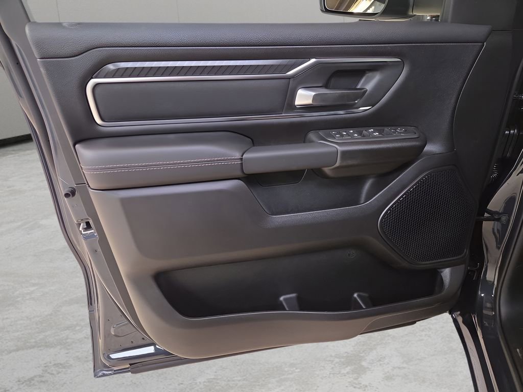 New 2026 RAM 1500 4x4 Crew Cab image 10