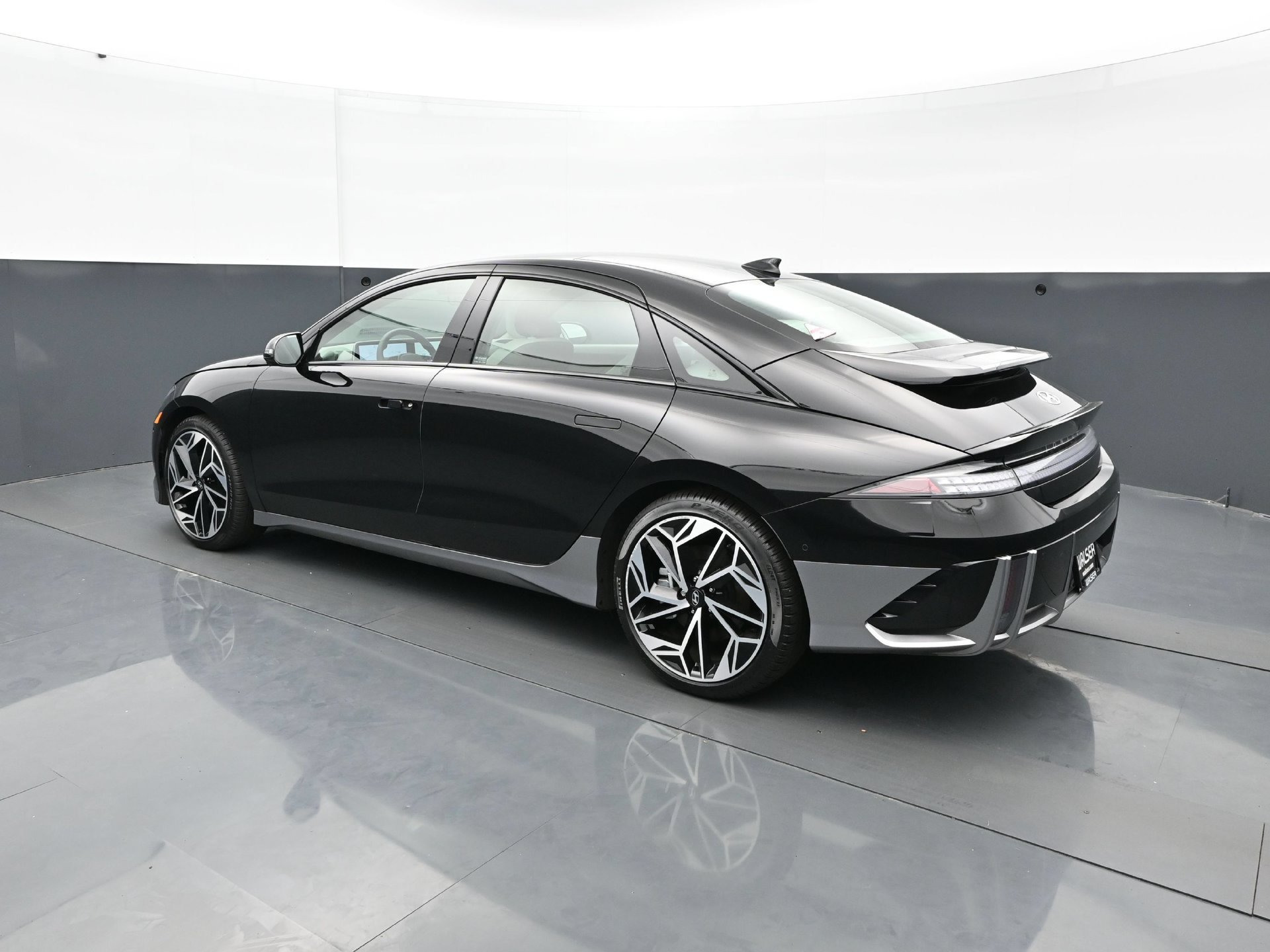 Certified 2024 Hyundai Ioniq 6 Limited AWD/4WD image 4