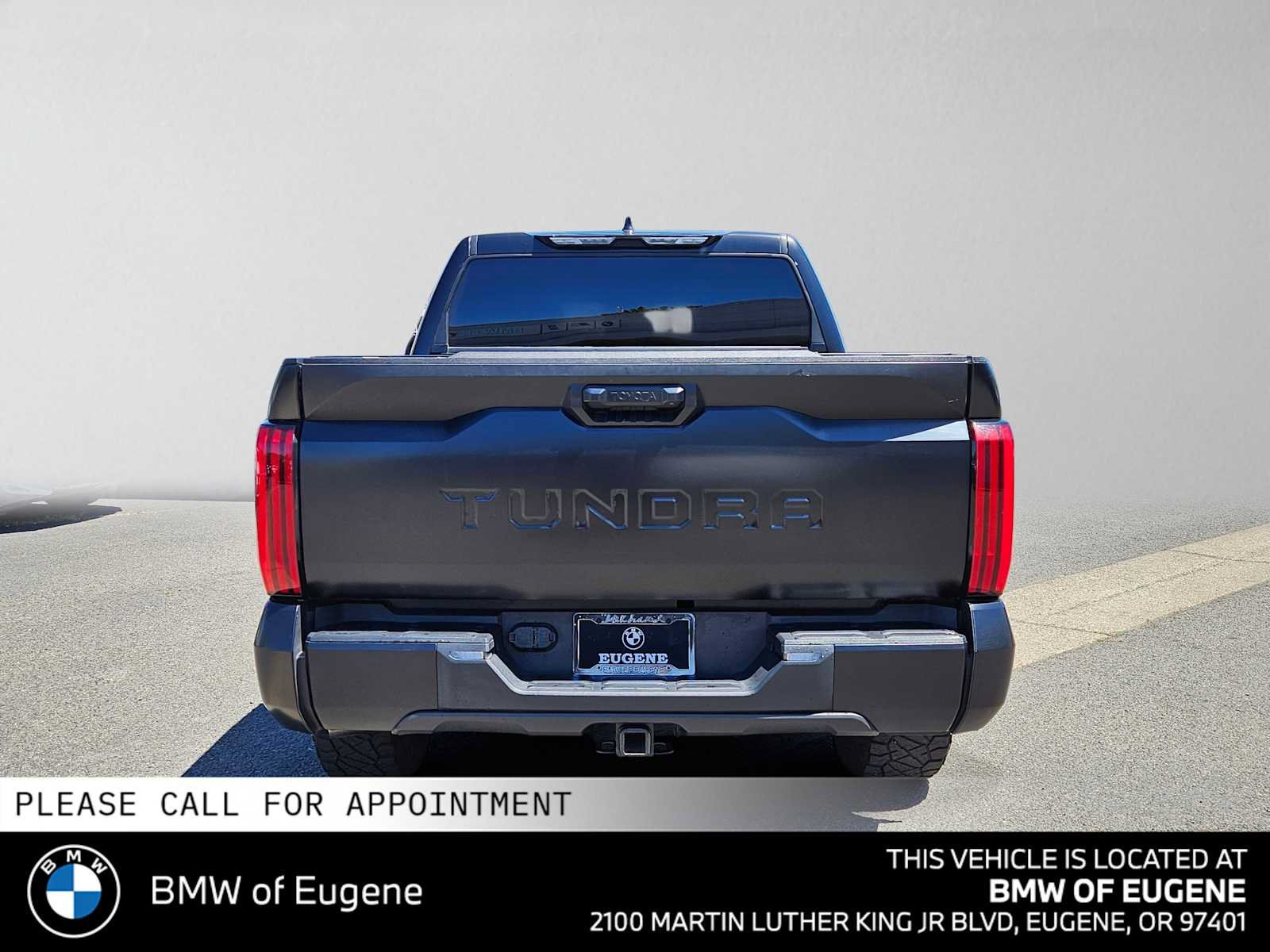 Used 2022 Toyota Tundra SR5 w/ TRD Off-Road Package AWD/4WD image 4