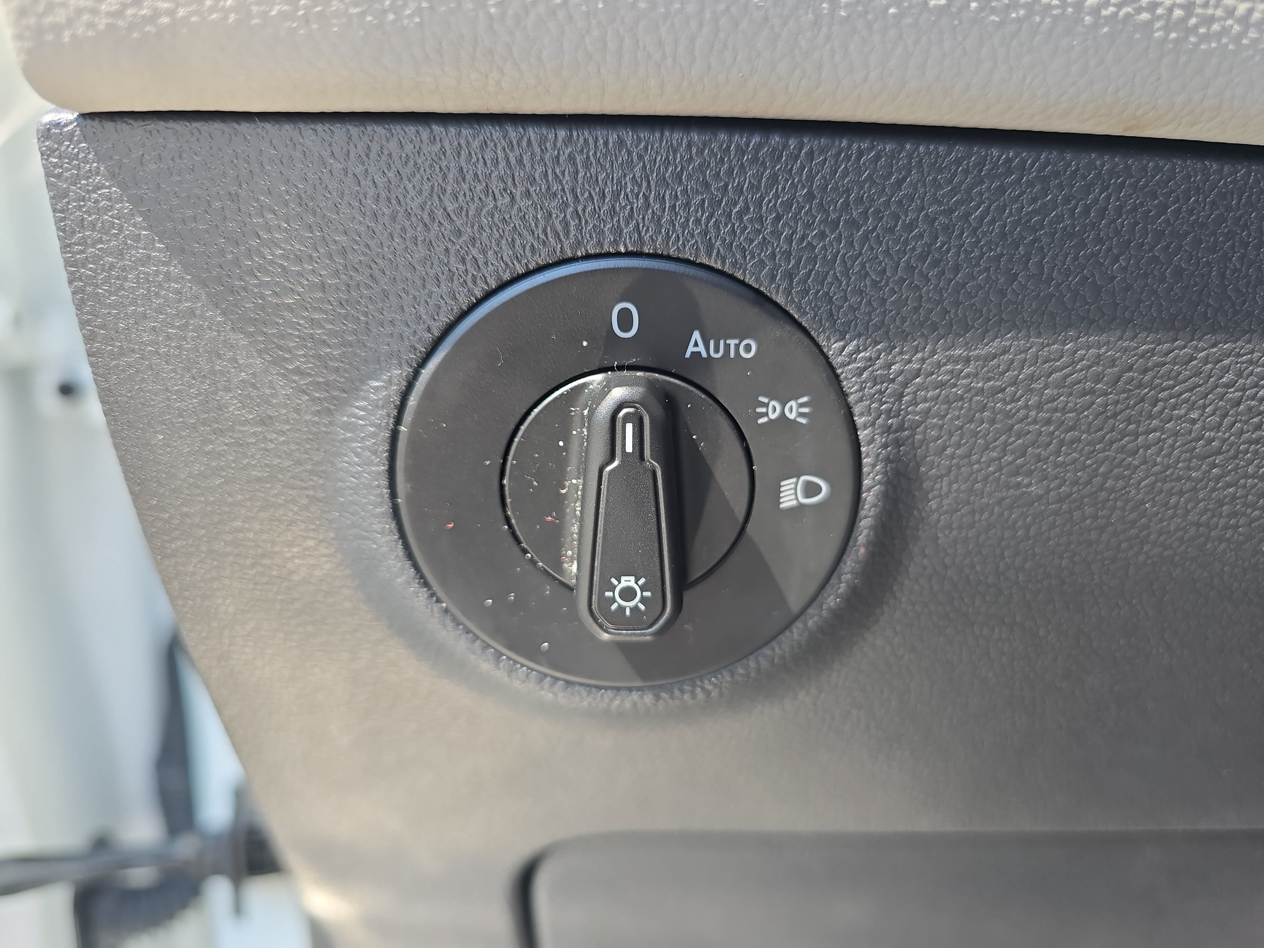 Used 2024 Volkswagen Taos SE AWD/4WD image 24