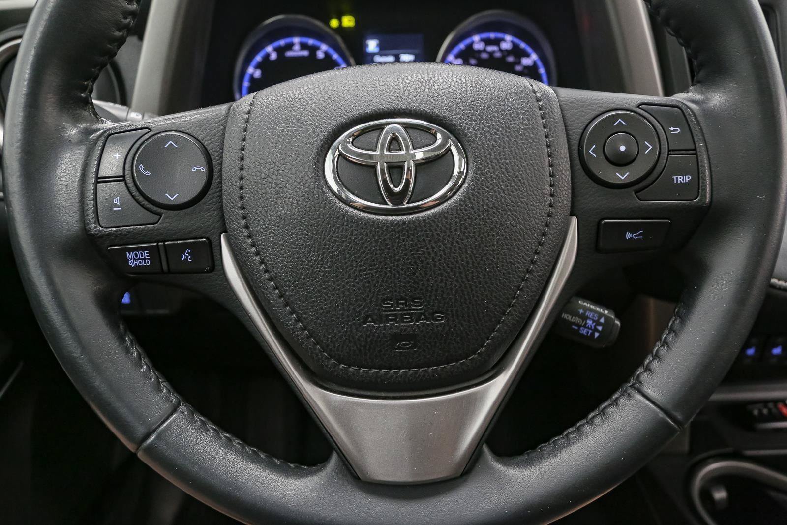 Used 2018 Toyota RAV4 Limited w/ Advanced Technology Package AWD/4WD image 33
