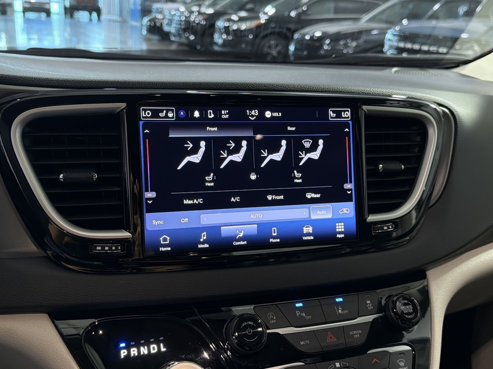 Used 2023 Chrysler Pacifica Touring-L FWD image 21