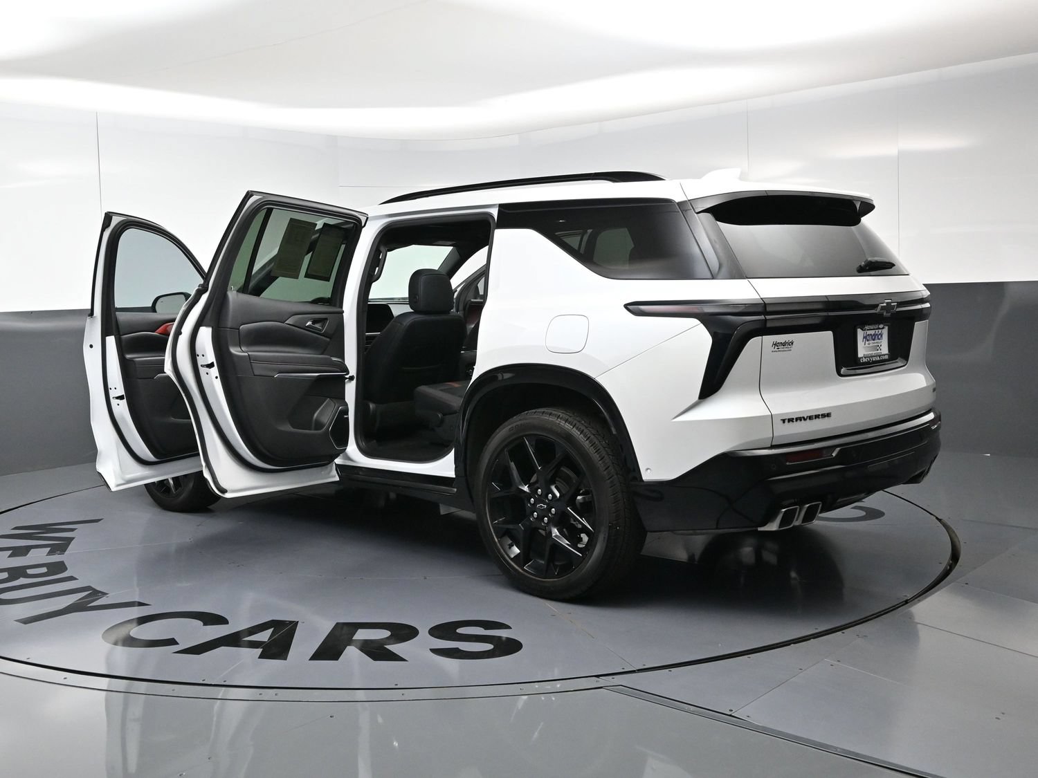Used 2025 Chevrolet Traverse RS w/ LPO, Floor Liner Package FWD image 29