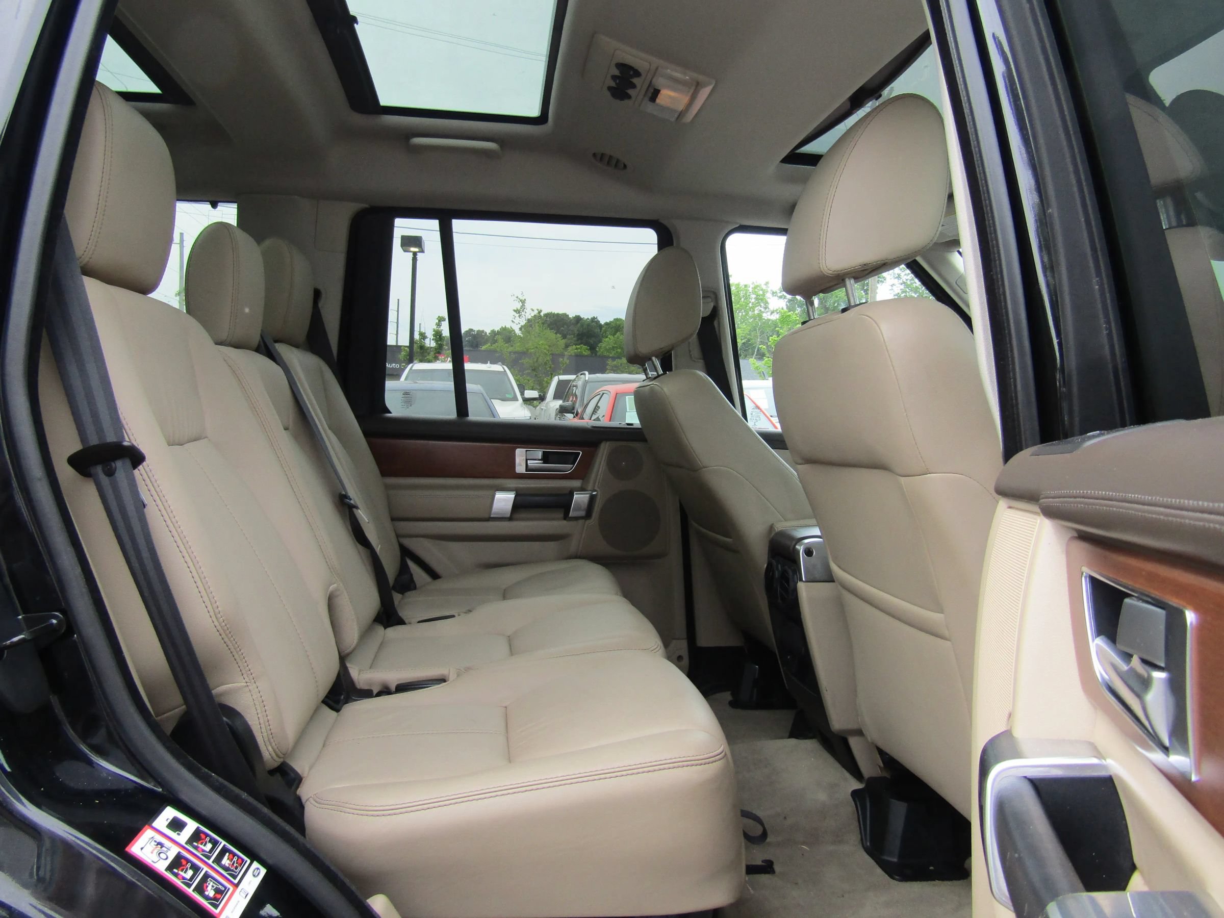 Used 2016 Land Rover LR4 HSE LUX AWD/4WD image 14