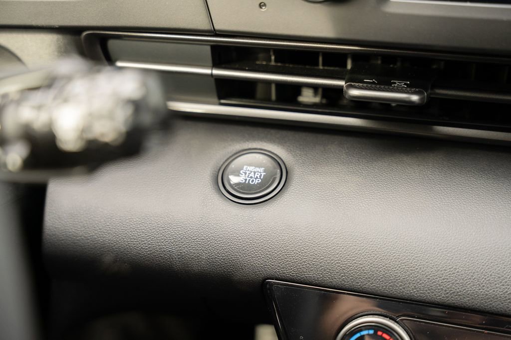 New 2025 Hyundai Elantra Sport image 25