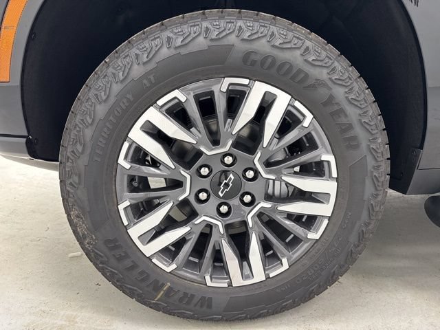 New 2026 Chevrolet Suburban Z71 w/ Z71 Off-Road Package AWD/4WD image 44