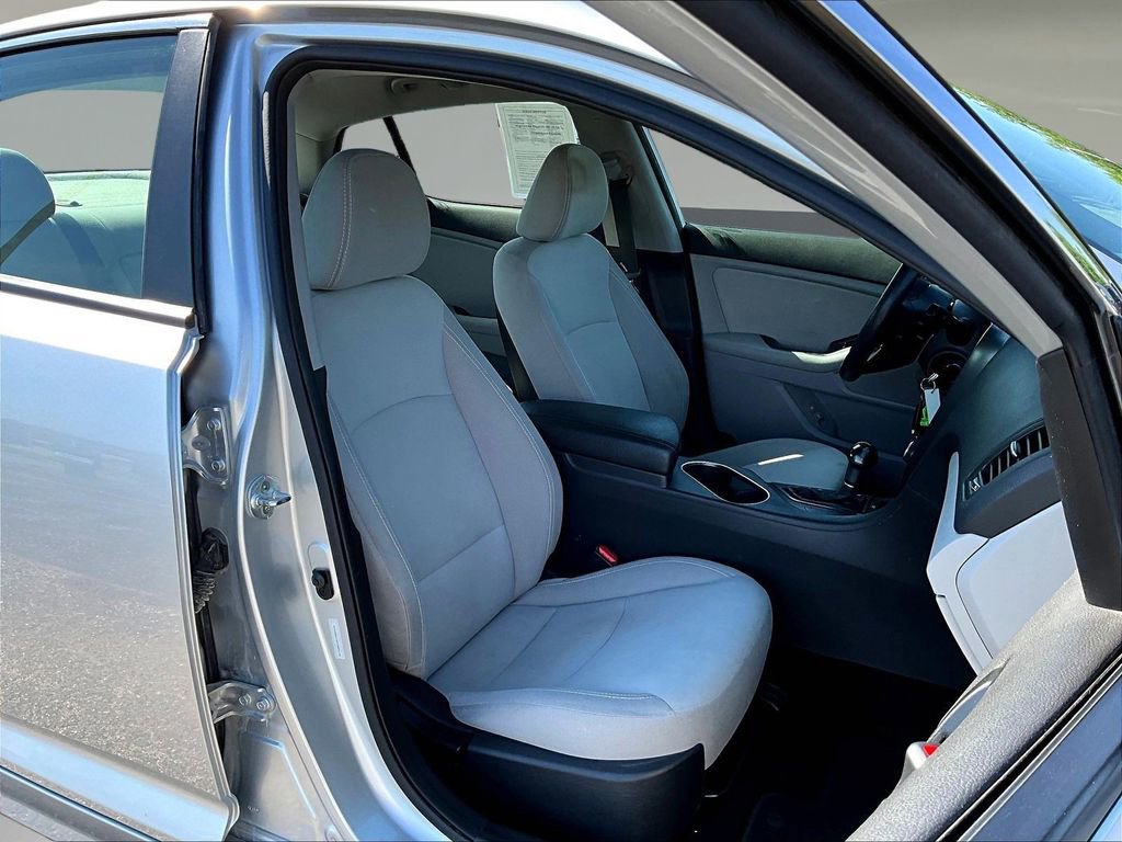 Used 2015 Kia Optima LX FWD image 28
