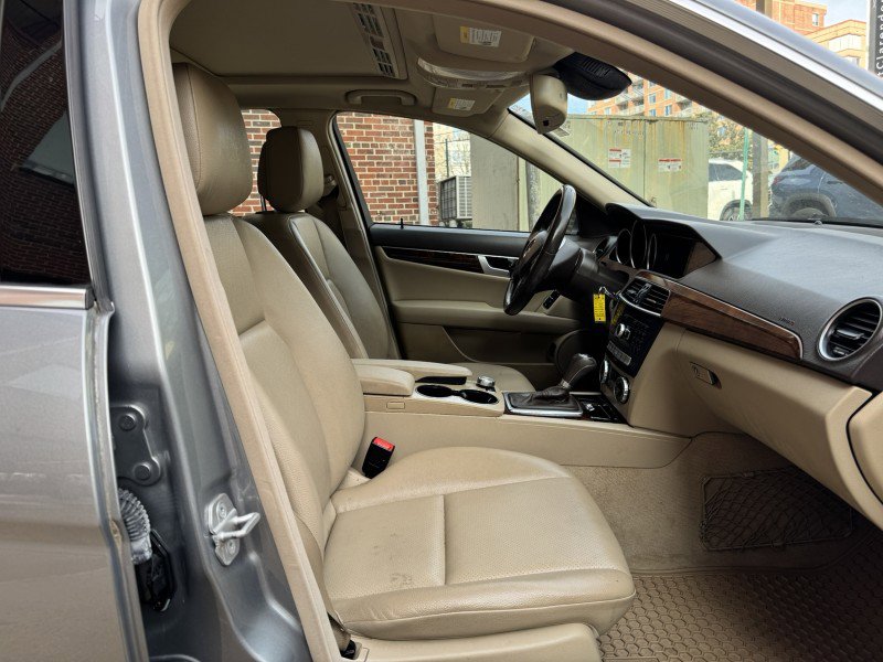 Used 2013 Mercedes-Benz C 300 4MATIC Sedan image 28