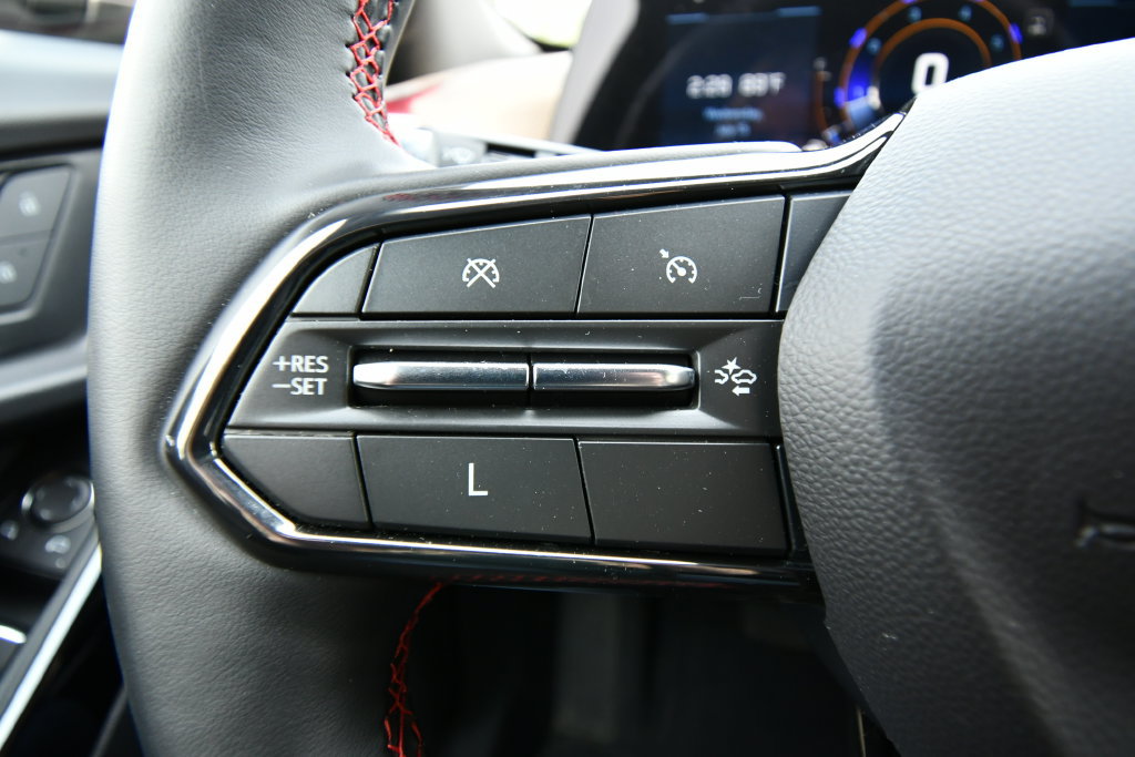 Used 2025 Chevrolet Equinox RS w/ Safety and Technology Package AWD/4WD image 20