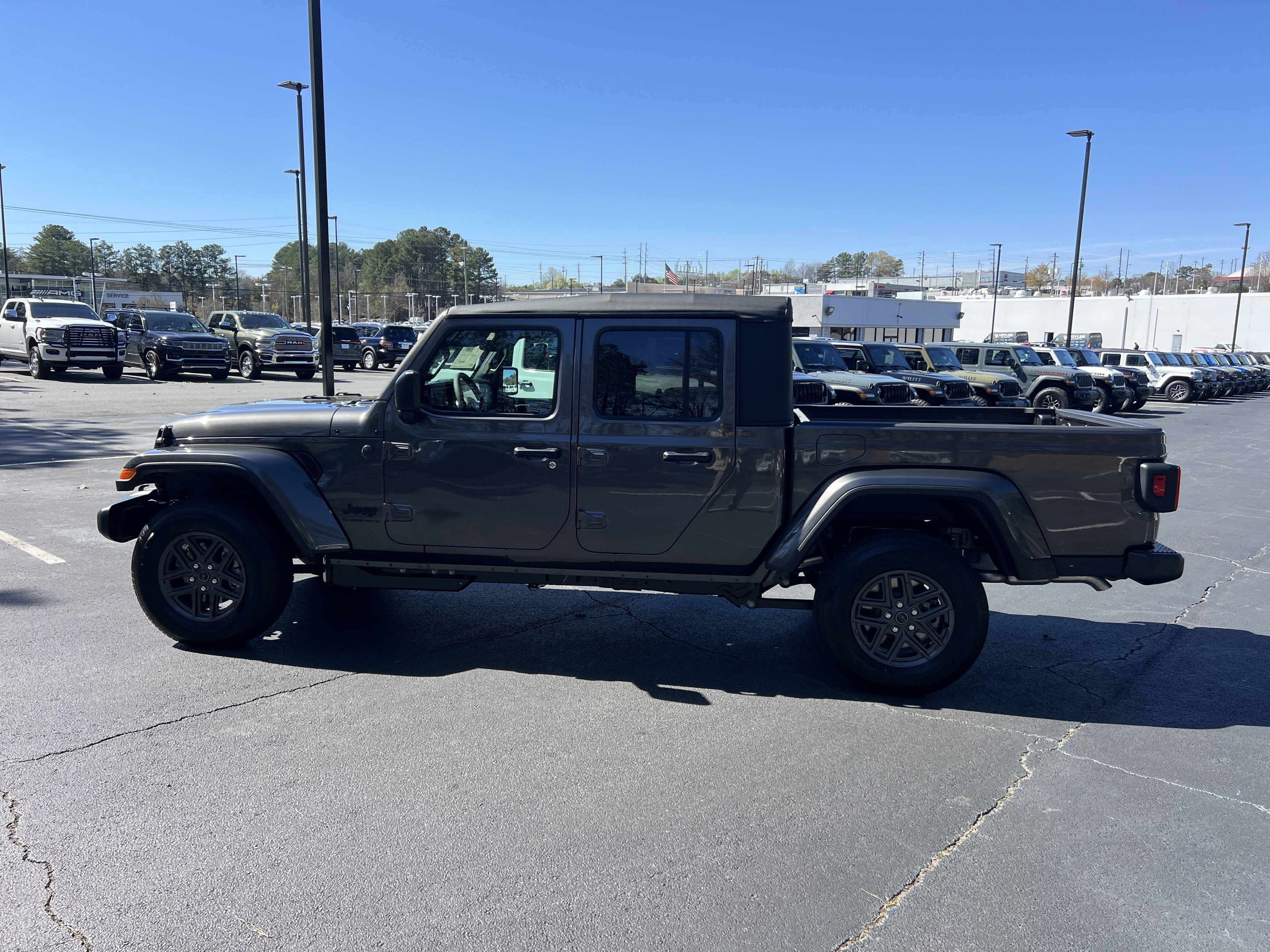 New 2026 Jeep Gladiator Sport image 4