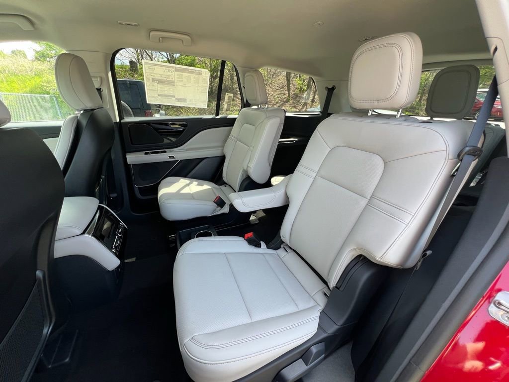 New 2026 Lincoln Aviator AWD image 19