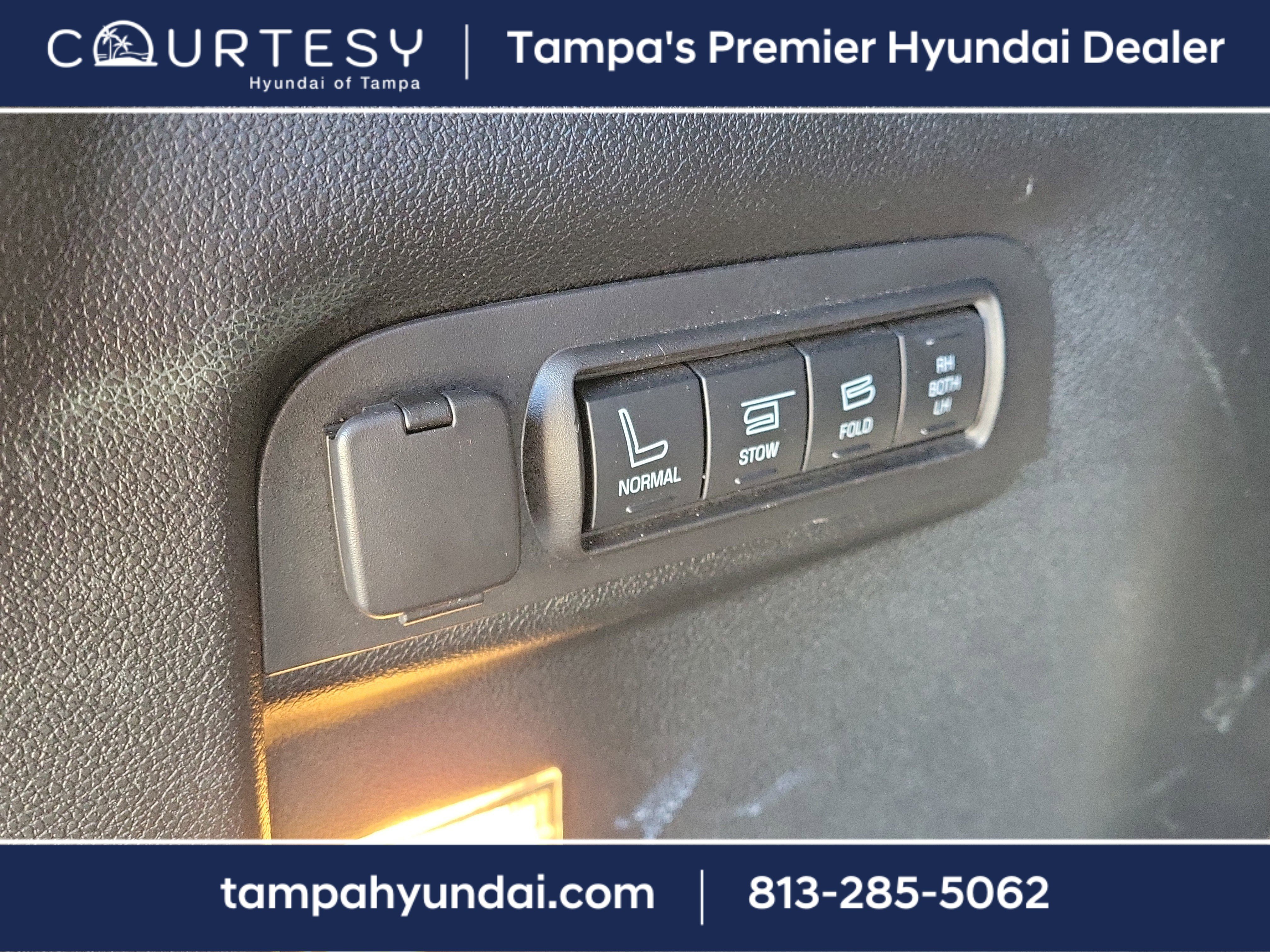 Used 2019 Ford Explorer Limited w/ Class III Trailer Tow Package image 9