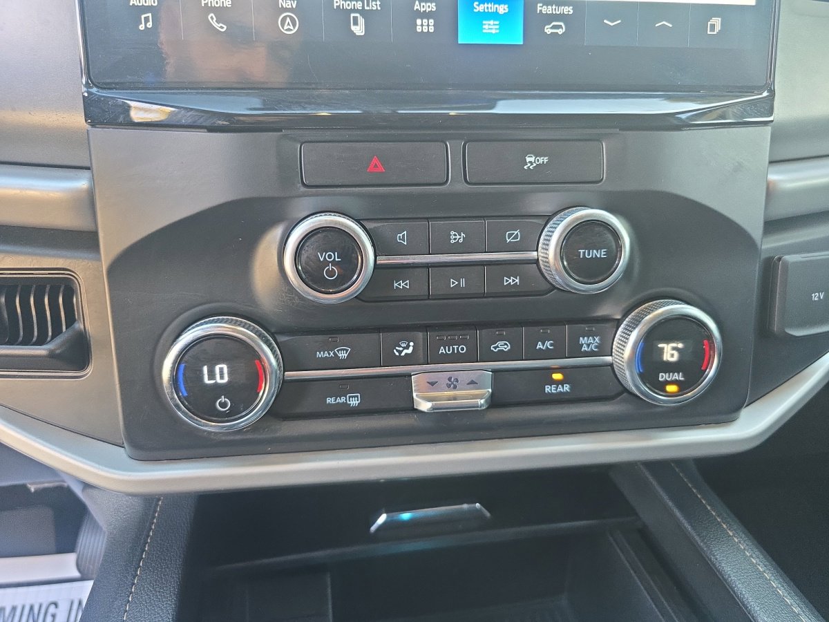 Used 2022 Ford Expedition XLT image 4