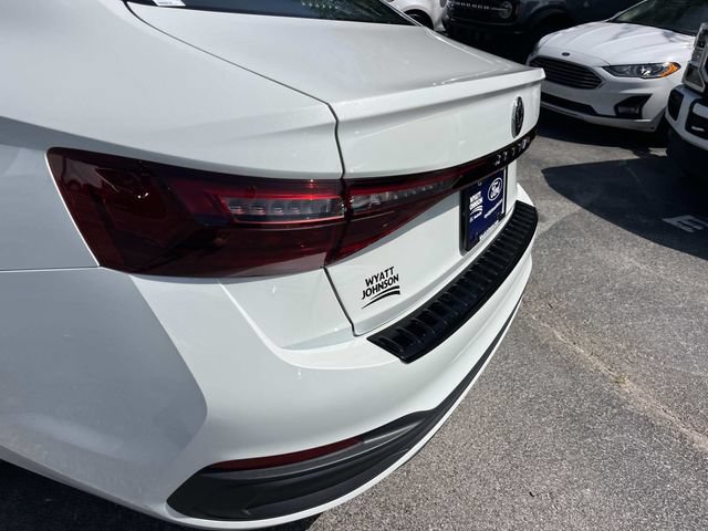Used 2026 Volkswagen Jetta SE FWD image 12