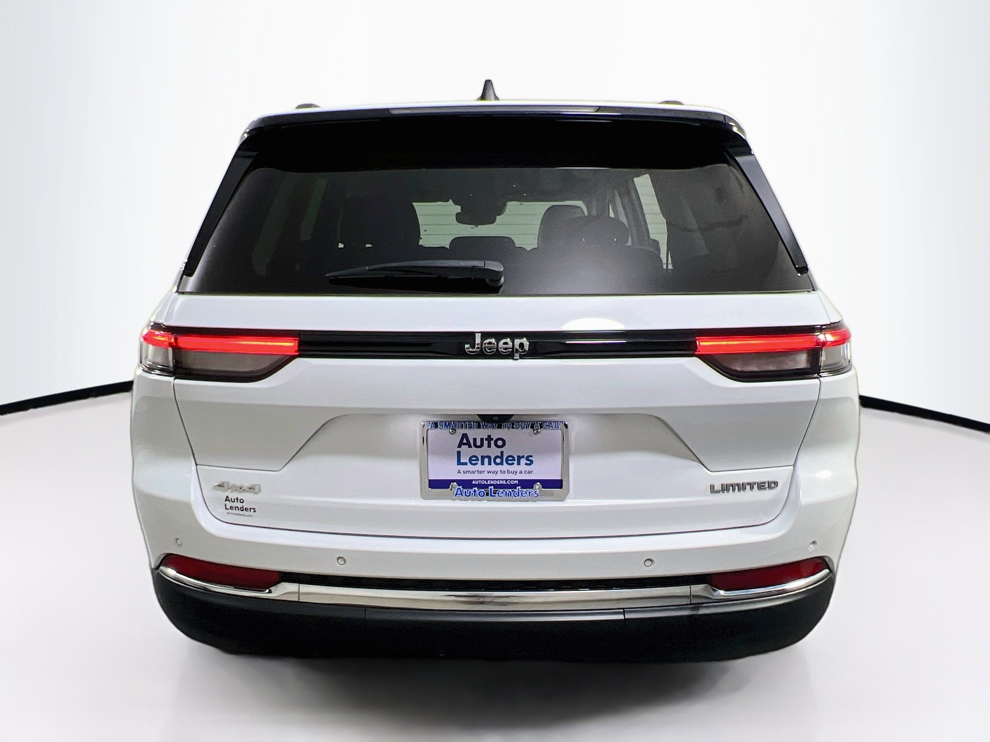 Used 2023 Jeep Grand Cherokee Limited AWD/4WD image 6