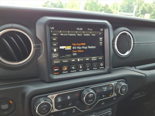 Used 2023 Jeep Wrangler Unlimited Sahara w/ Dual Top Group AWD/4WD image 19