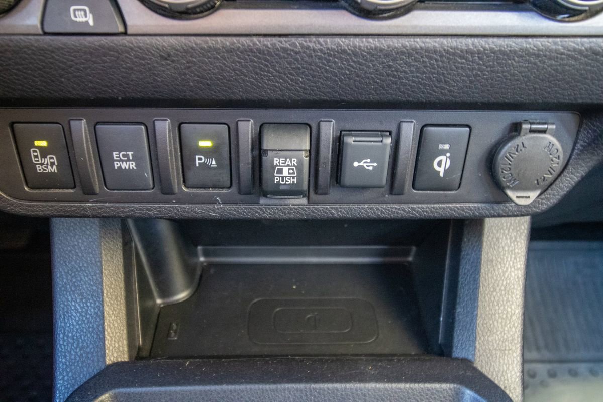 Used 2022 Toyota Tacoma TRD Off-Road image 28