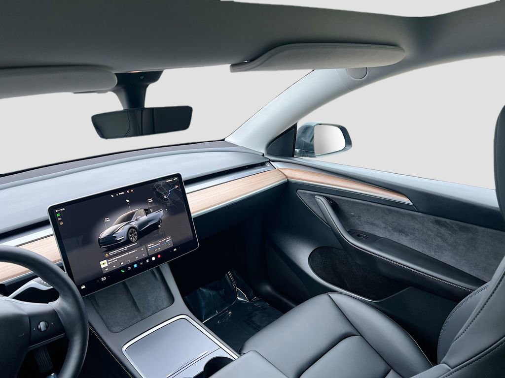 Used 2025 Tesla Model Y Long Range image 21