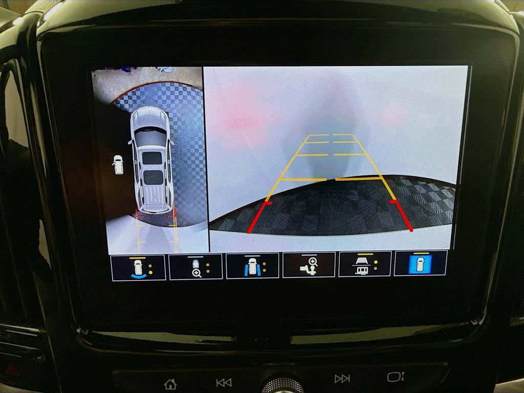Used 2023 Chevrolet Traverse RS AWD/4WD image 32