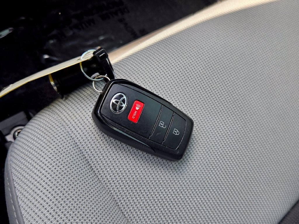 Used 2025 Toyota Corolla SE w/ SE Package FWD image 18