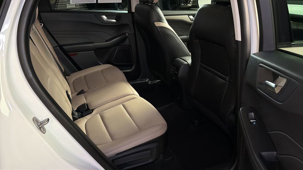 Used 2022 Ford Escape SEL image 13