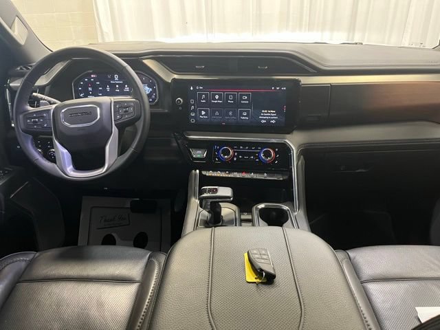 Used 2025 GMC Sierra 1500 Denali w/ Denali Reserve Package AWD/4WD image 4