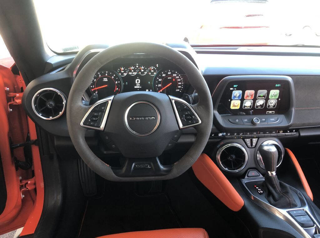 Used 2018 Chevrolet Camaro SS w/ Hot Wheels Edition image 28