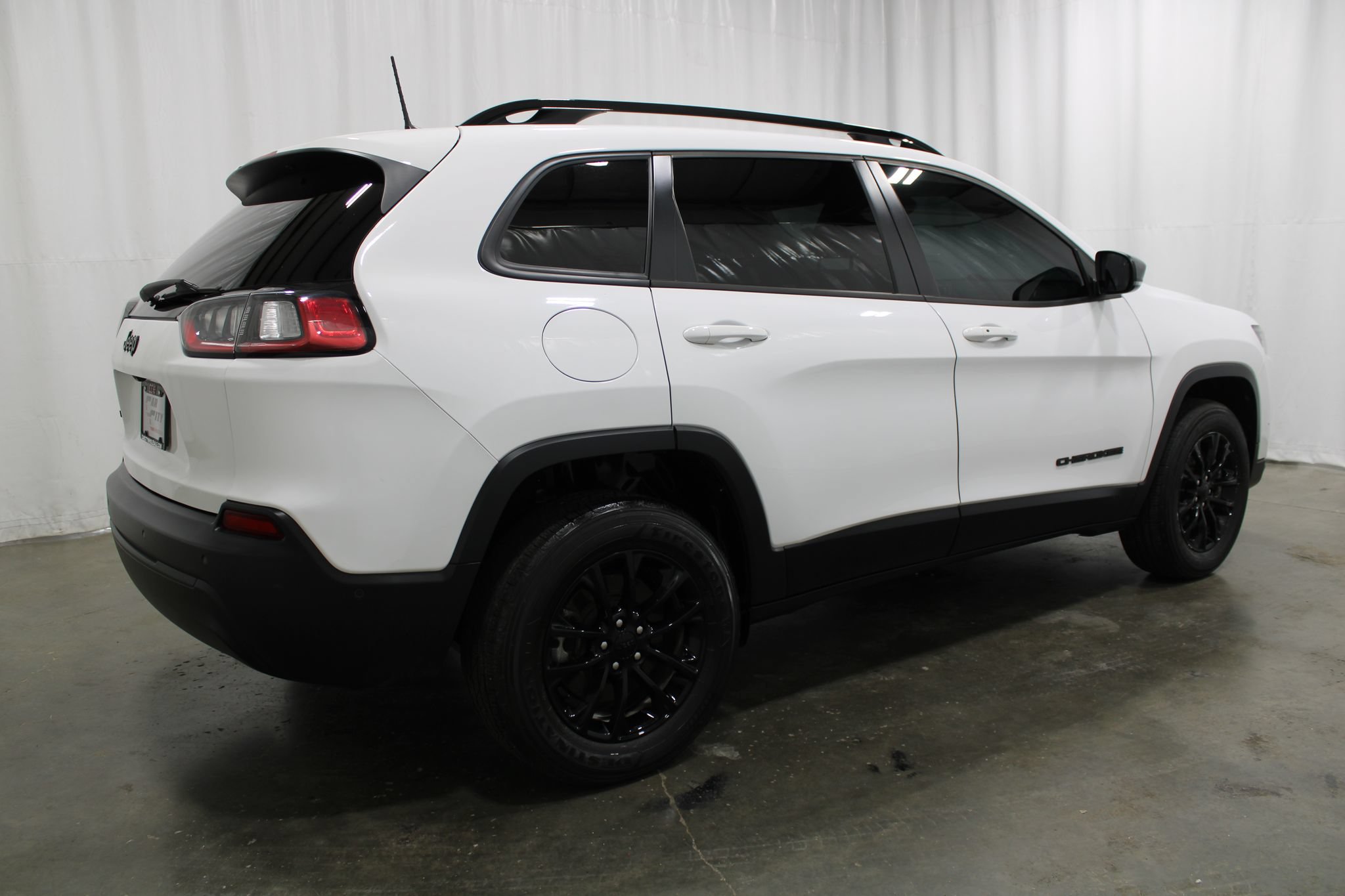 Used 2023 Jeep Cherokee Altitude Lux AWD/4WD image 6