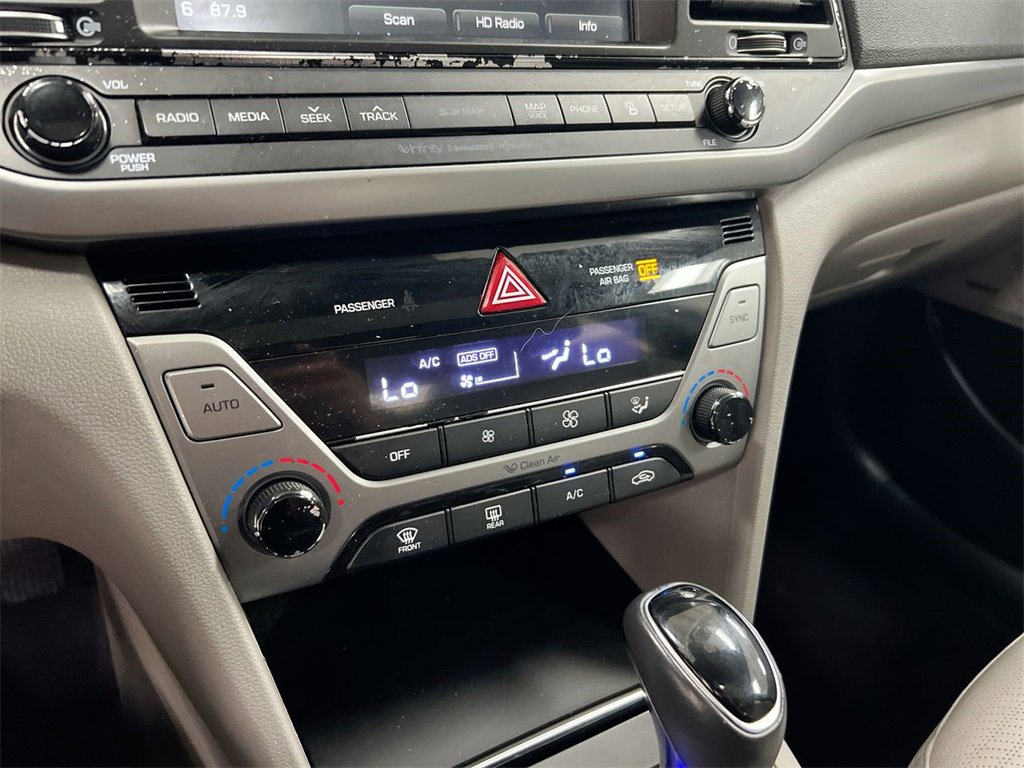 Used 2017 Hyundai Elantra Limited w/ Limited Tech Package 04 image 16