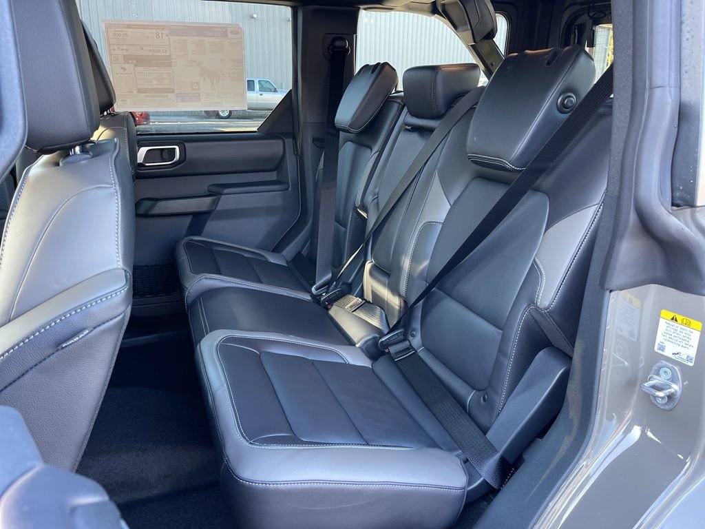 New 2025 Ford Bronco Outer Banks w/ Sasquatch Package image 17
