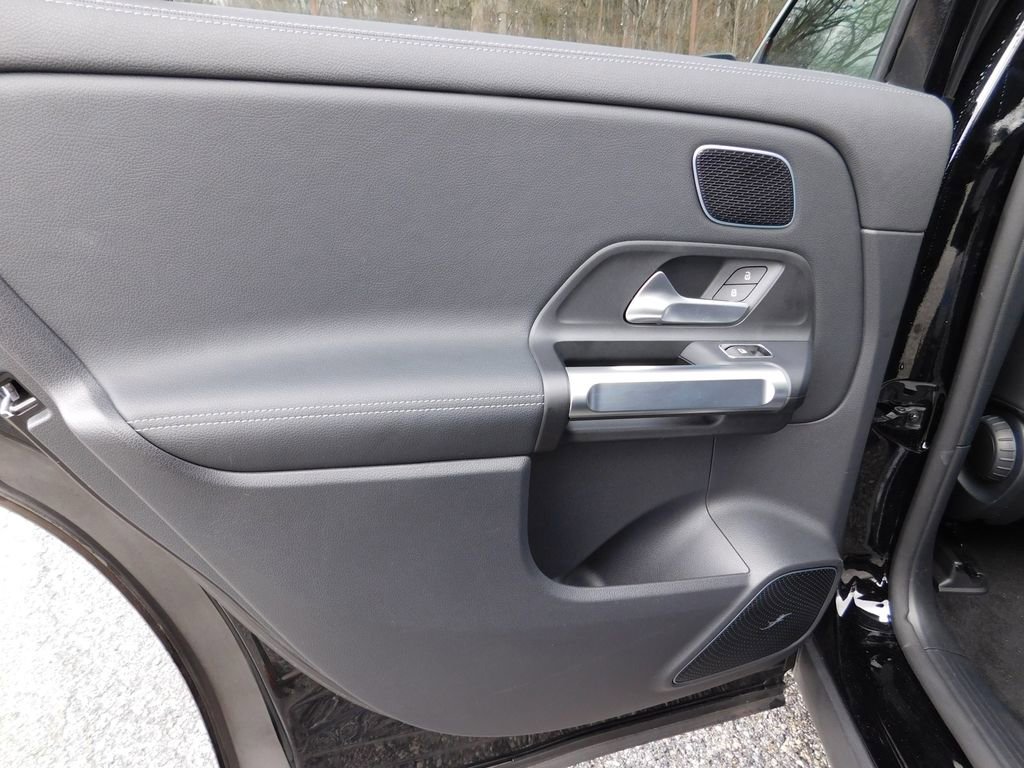 Used 2022 Mercedes-Benz EQB 350 4MATIC image 10