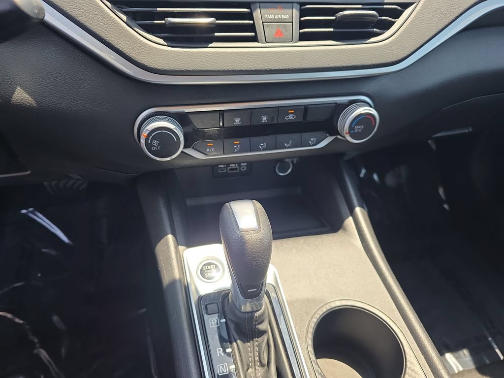 Used 2025 Nissan Altima 2.5 S FWD image 17