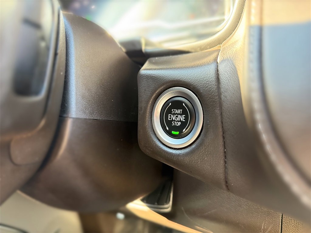 Certified 2022 Chevrolet Suburban LT w/ Luxury Package image 9