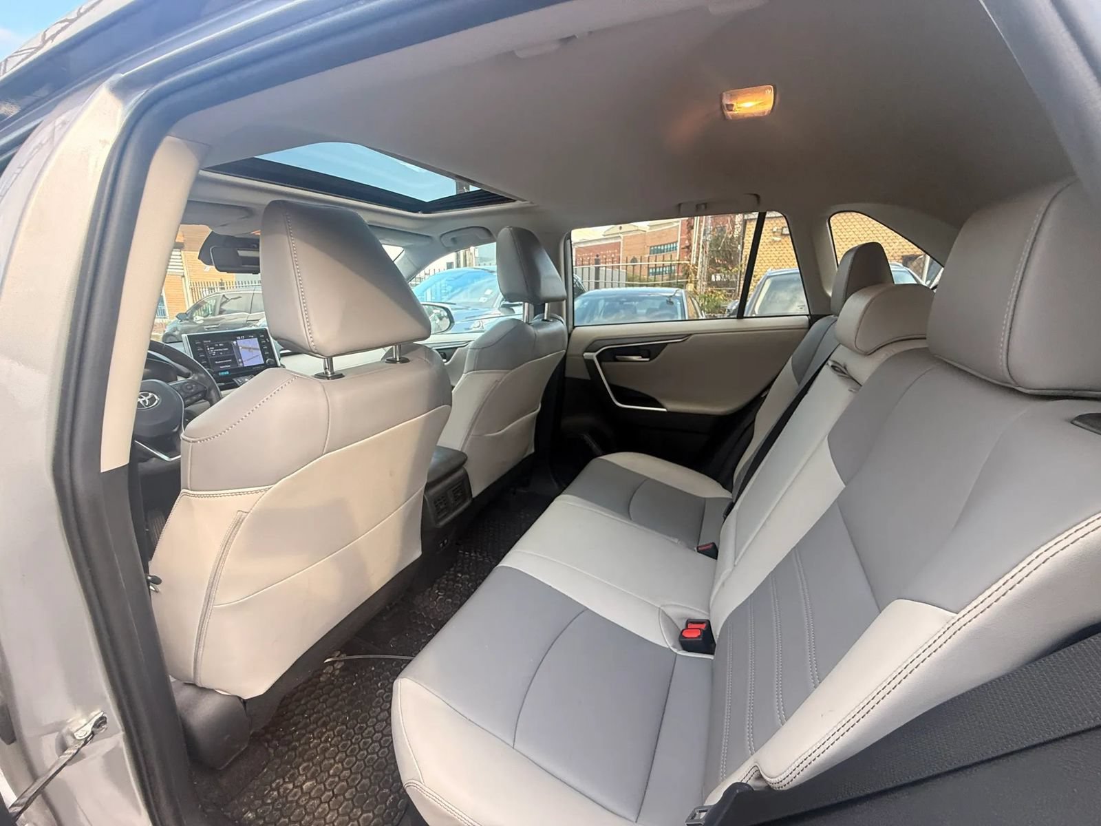 Used 2019 Toyota RAV4 Limited AWD/4WD image 27