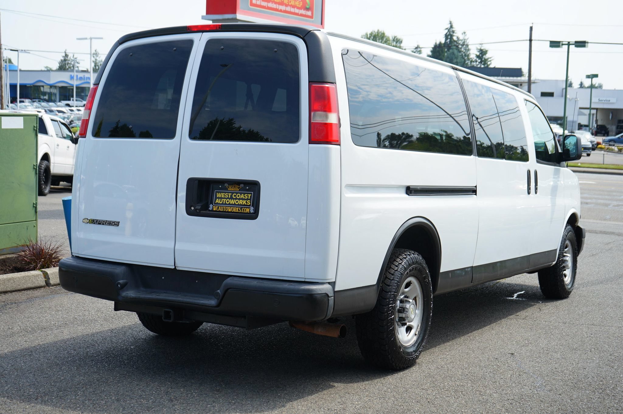 Used 2017 Chevrolet Express 3500 LS RWD image 6