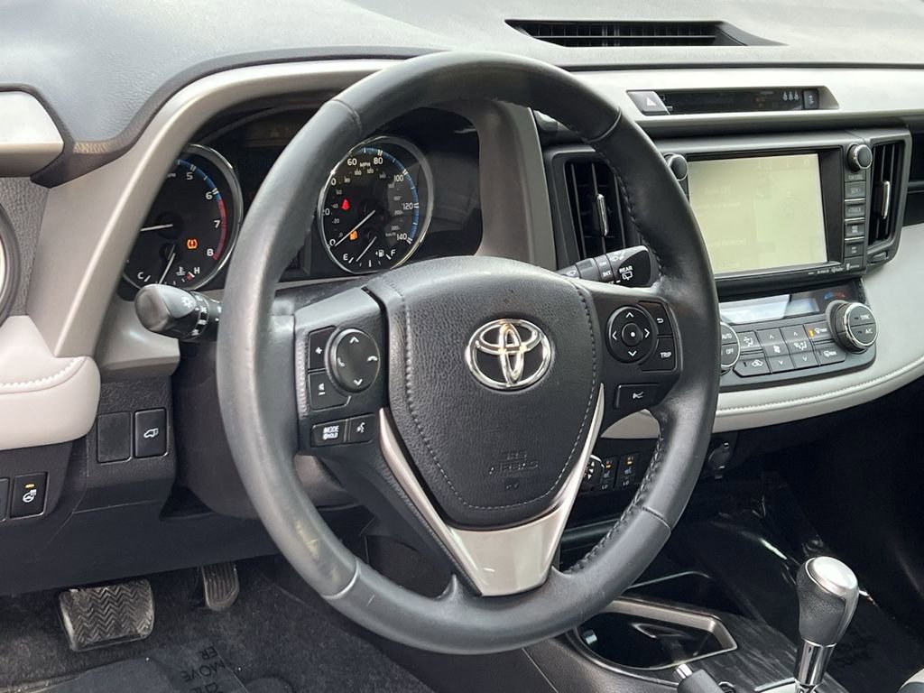 Used 2017 Toyota RAV4 Platinum image 14