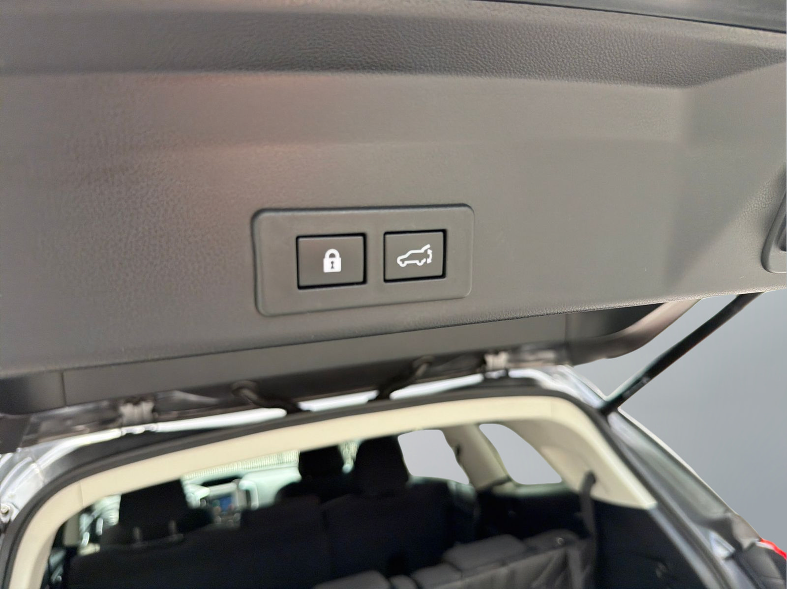 Used 2022 Subaru Ascent Premium w/ Convenience Package AWD/4WD image 32