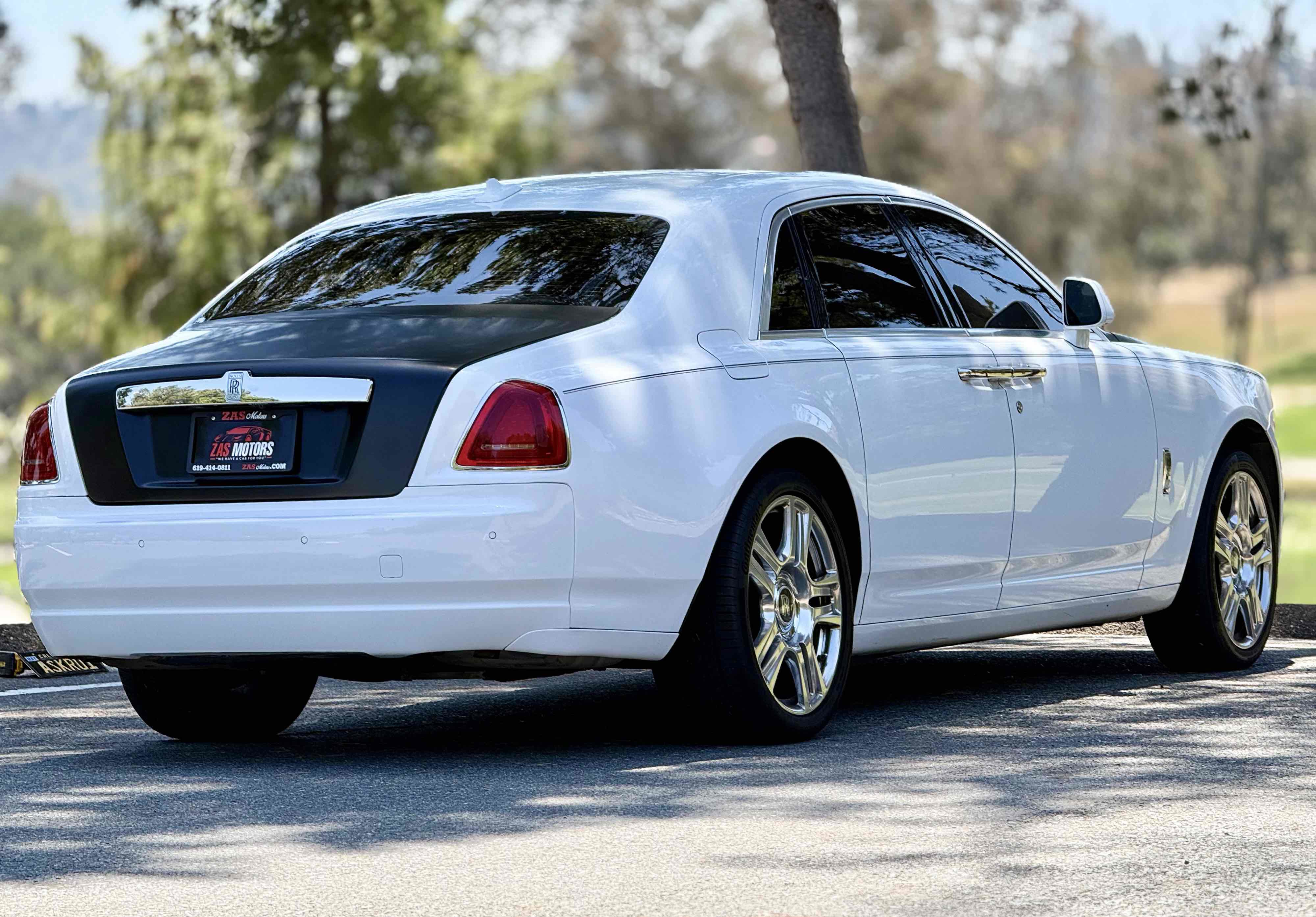 Used 2016 Rolls-Royce Ghost RWD image 11