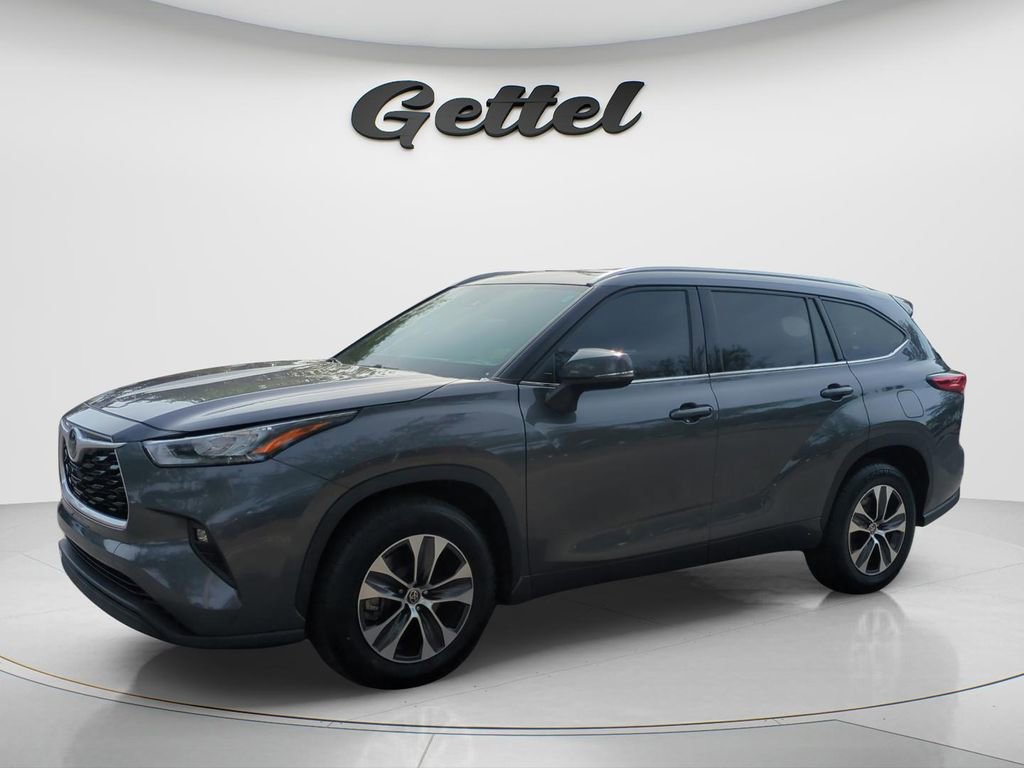Used 2020 Toyota Highlander XLE FWD image 1