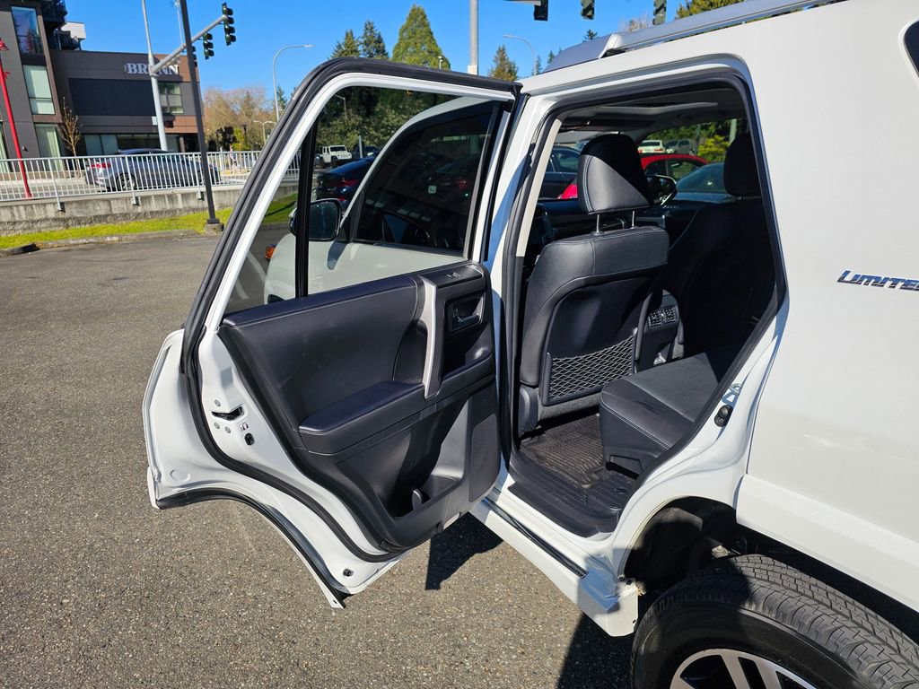 Used 2024 Toyota 4Runner Limited AWD/4WD image 23