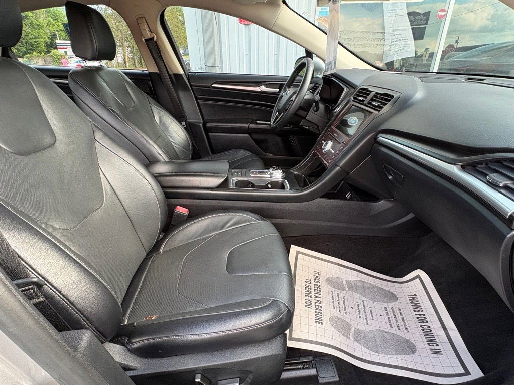 Used 2020 Ford Fusion Titanium FWD image 18