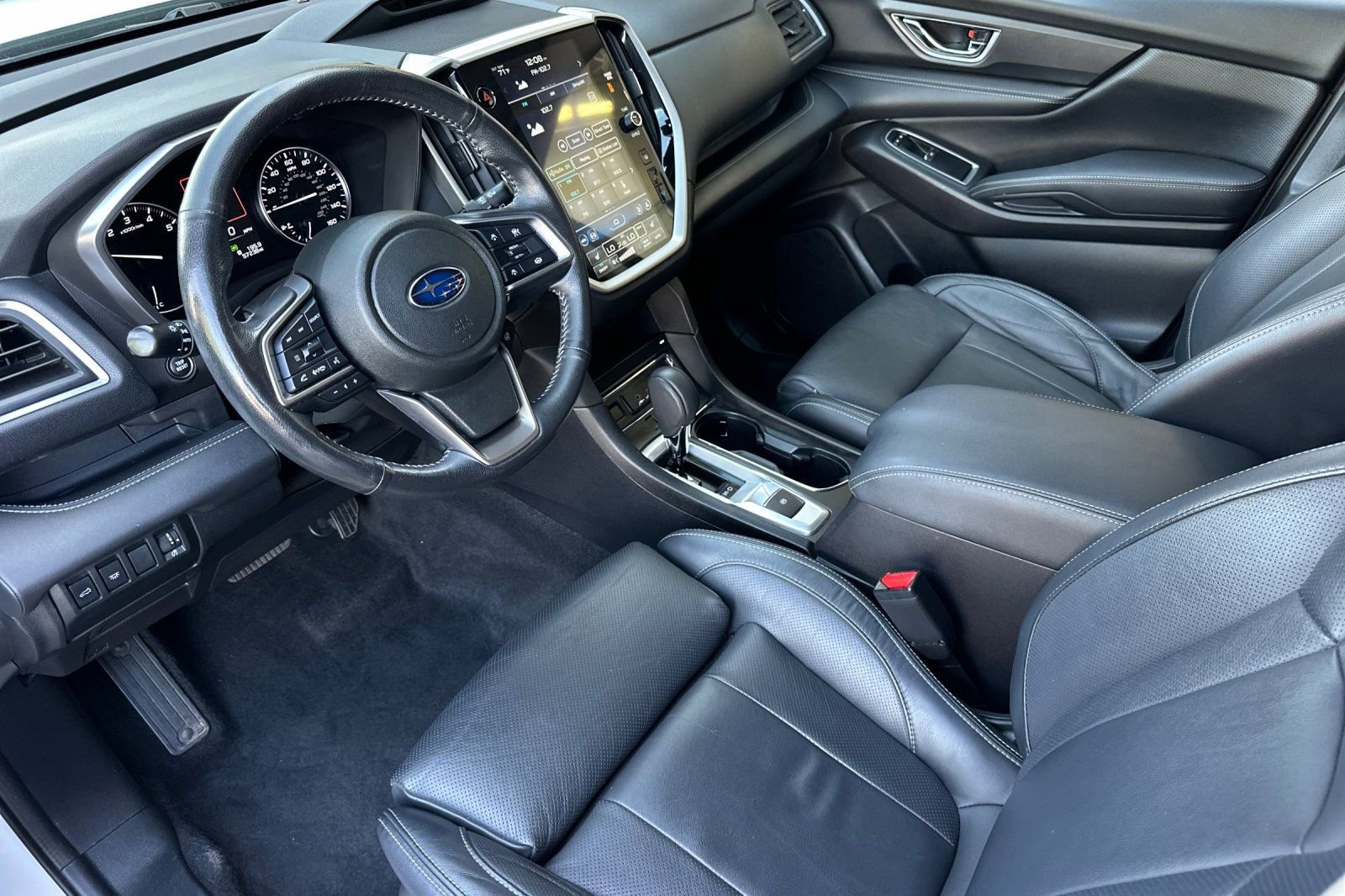 Used 2023 Subaru Ascent Limited AWD/4WD image 9