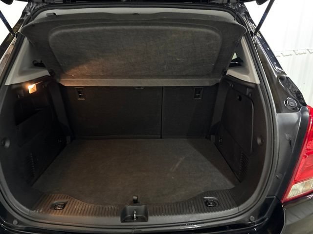 Used 2019 Chevrolet Trax LT w/ Sun & Sound Package AWD/4WD image 11