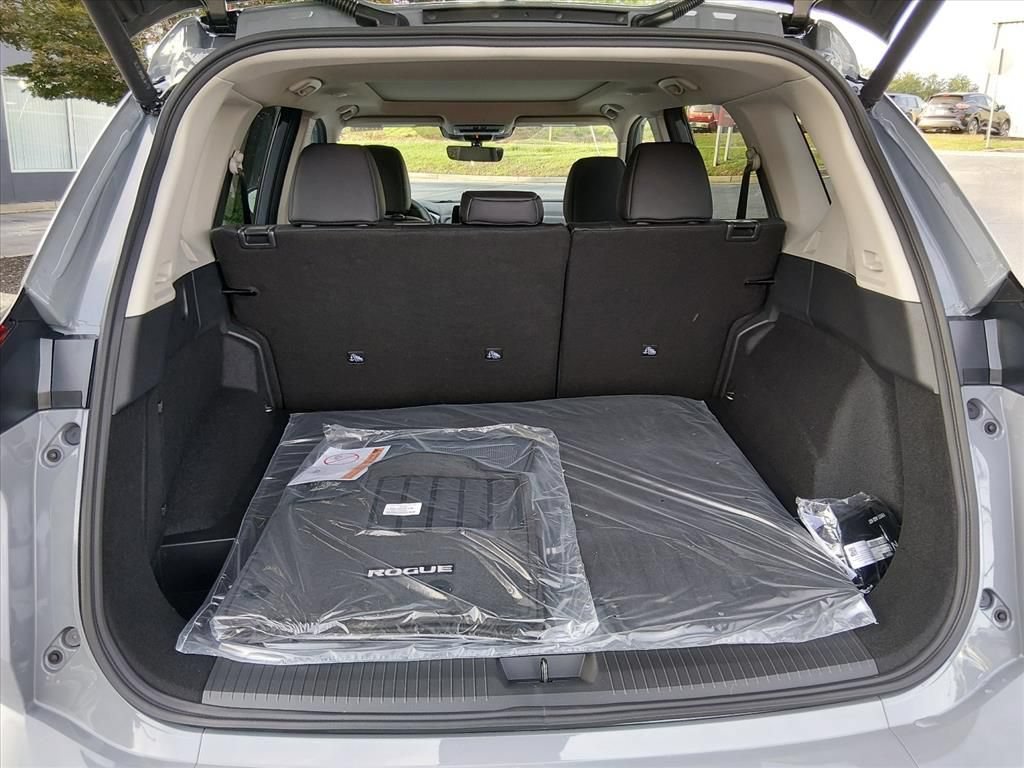 New 2026 Nissan Rogue Dark Armor AWD/4WD image 17