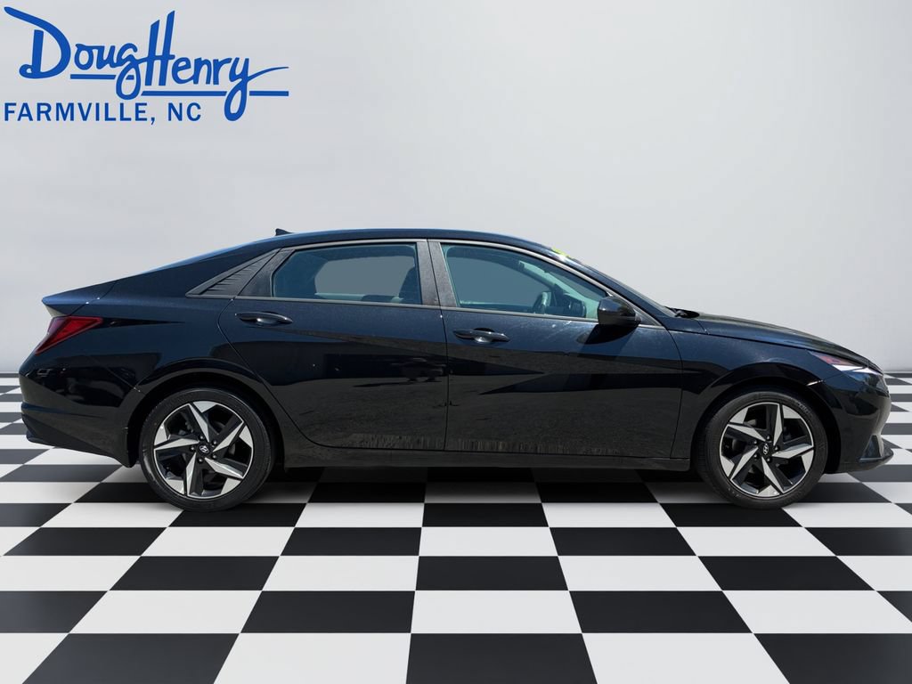Used 2023 Hyundai Elantra SEL w/ Convenience Package FWD image 6