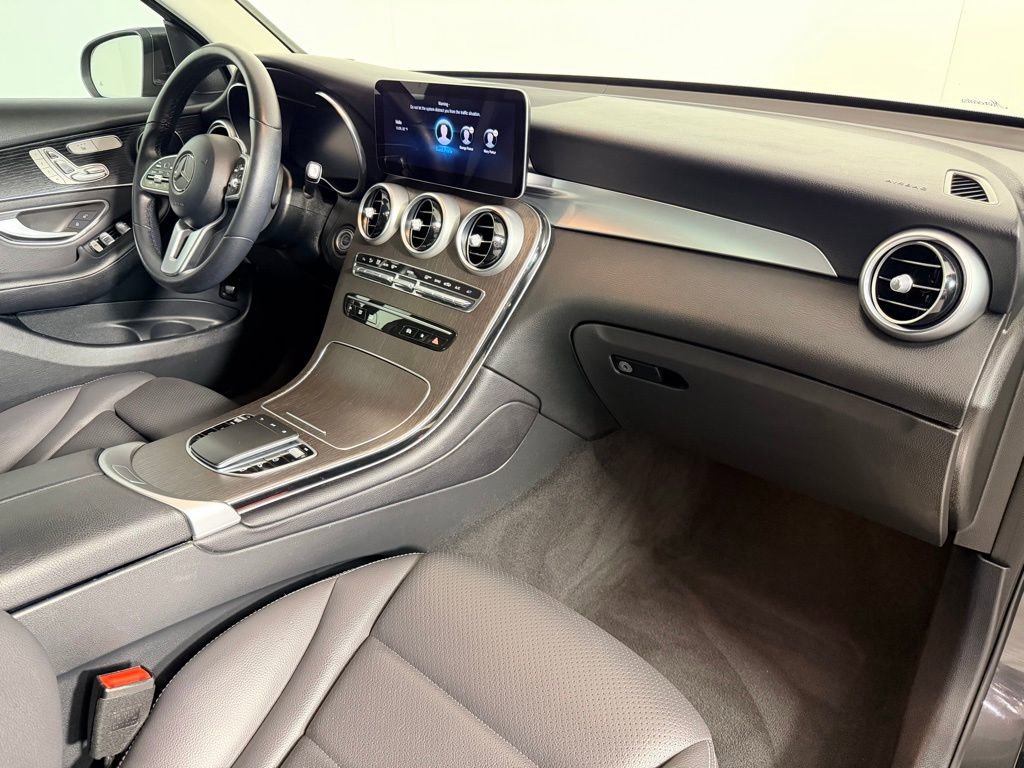 Used 2022 Mercedes-Benz GLC 300 image 27