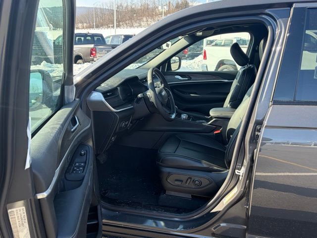 New 2026 Jeep Grand Cherokee Limited w/ Limited Altitude Package image 16