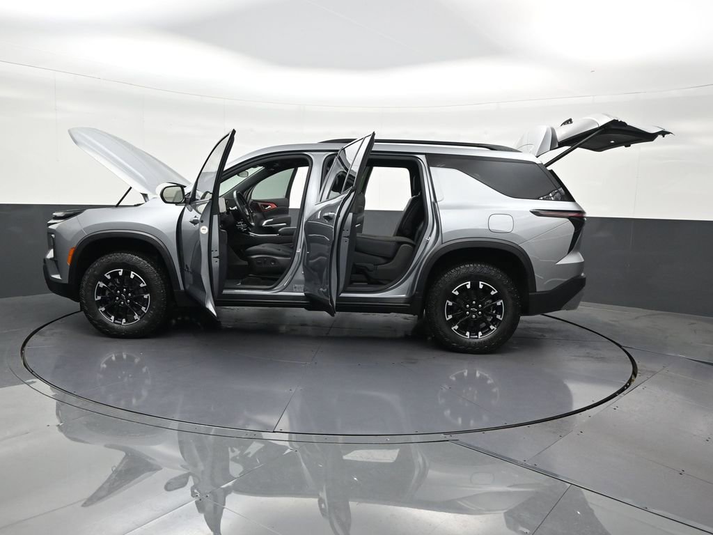 Used 2025 Chevrolet Traverse Z71 AWD/4WD image 34