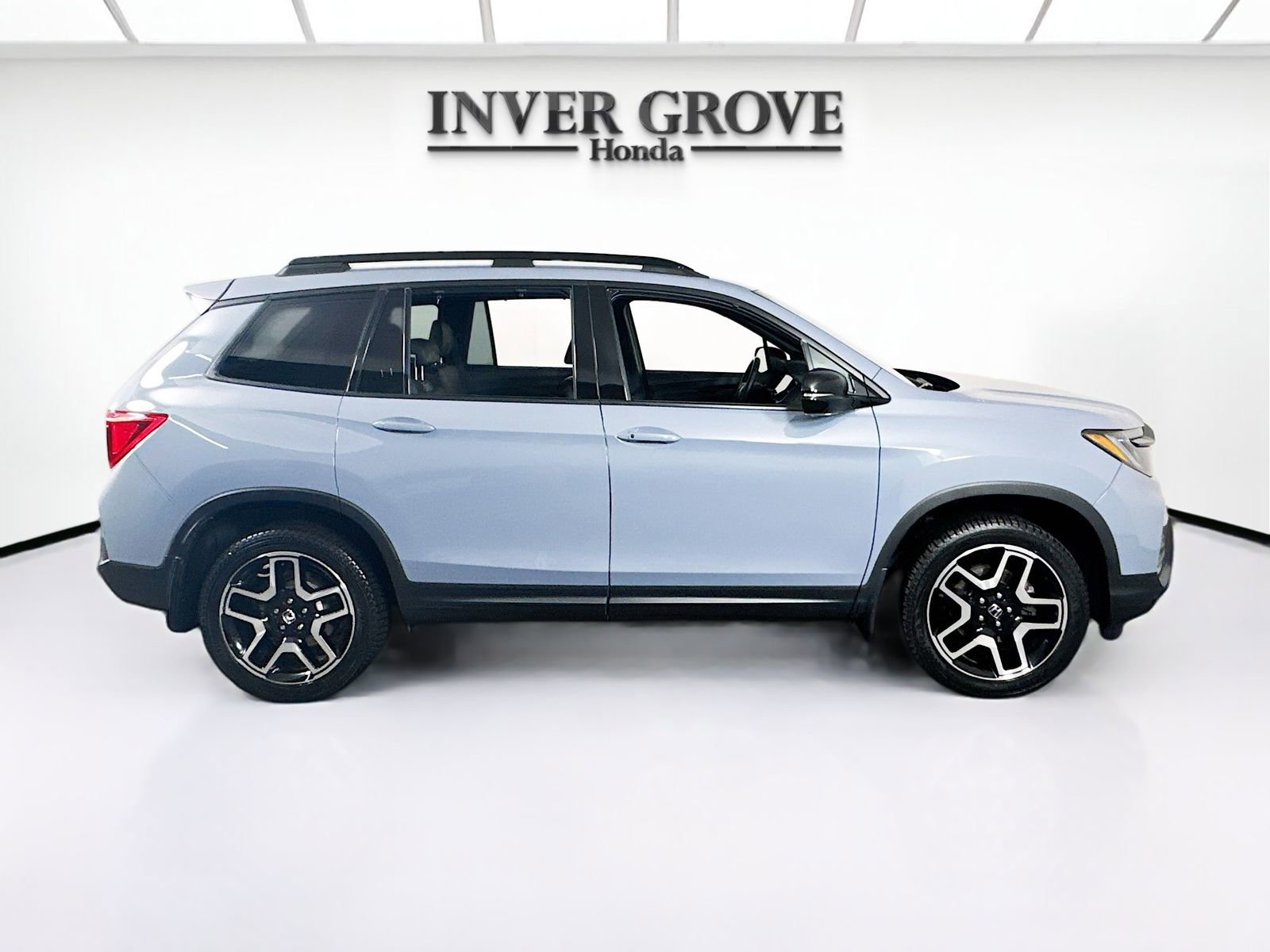 Used 2023 Honda Passport Elite image 4