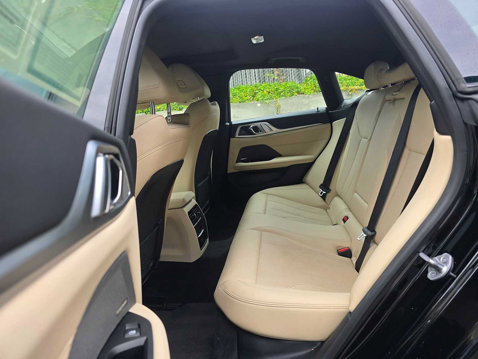Used 2023 BMW i4 eDrive40 RWD image 16